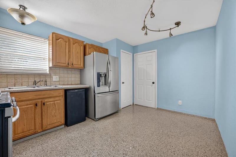 1302 Shelmar Drive, Arlington TX 76014 - Photo 8