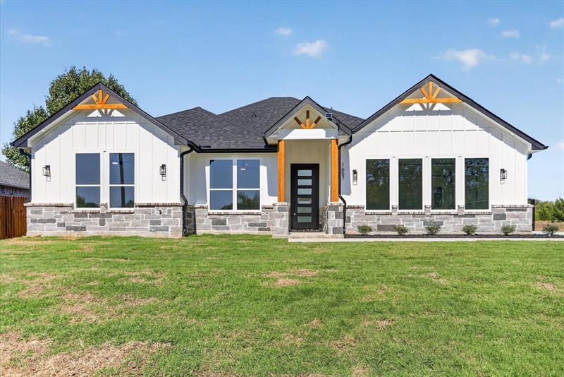 1657 Brookview Drive, Lancaster TX 75146 - Photo 2