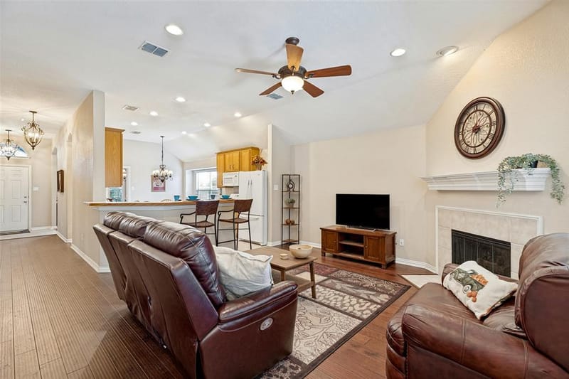 8201 Clear Bay, McKinney TX 75072 - Photo 3