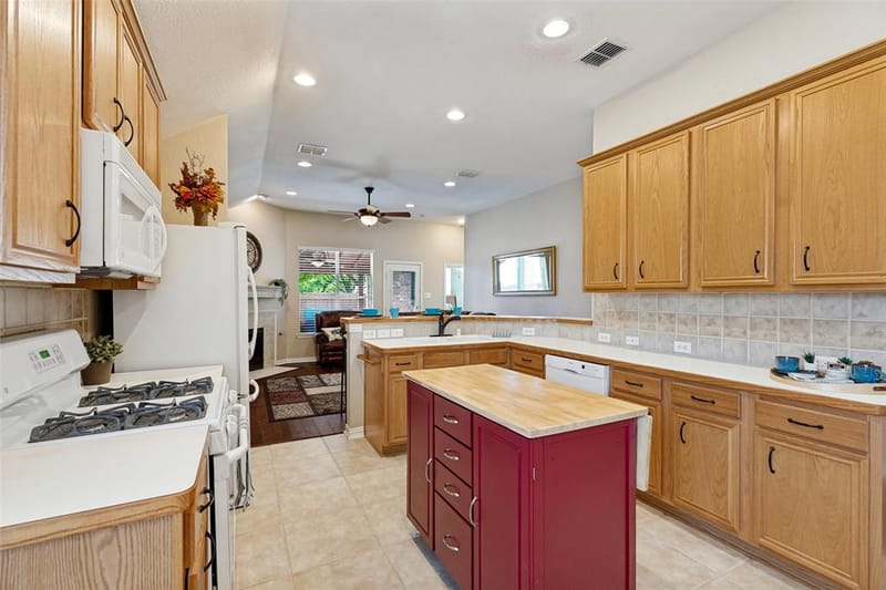 8201 Clear Bay, McKinney TX 75072 - Photo 9
