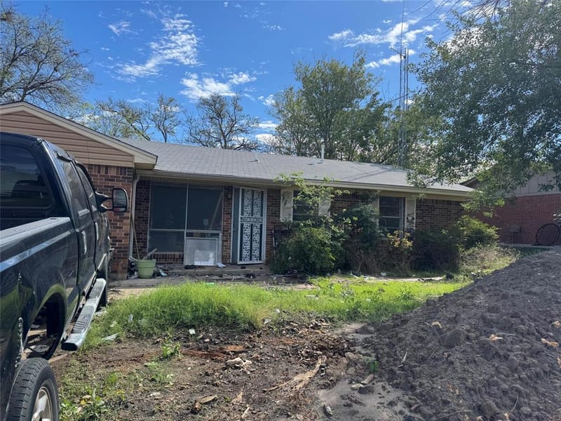6206 Loydhill Lane, Fort Worth TX 76135 - Photo 2