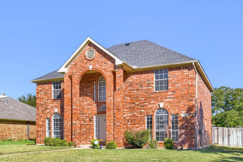 1313 Blue Jay Drive, Lewisville TX 75077 - Photo 2