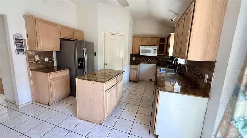 6200 Pierce Arrow Drive, Arlington TX 76001 - Photo 6