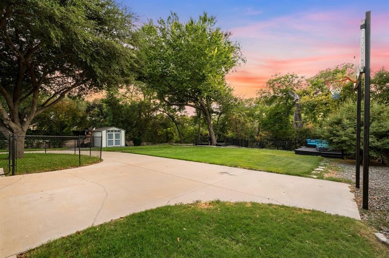 8559 S Mediterranean Circle, Dallas TX 75238 - Photo 32