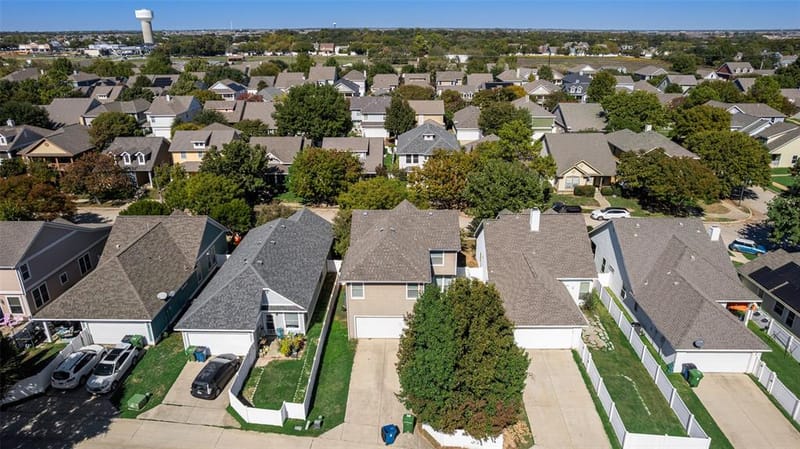 9854 Walnut Hill Drive, Providence Village TX 76227 - Photo 2