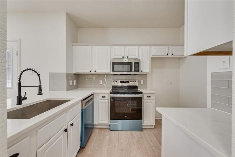 9854 Walnut Hill Drive, Providence Village TX 76227 - Photo 9