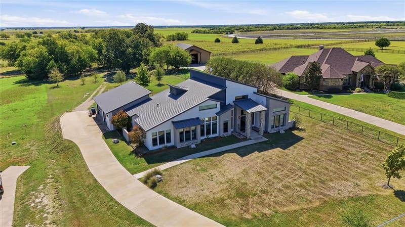 211 Hunter Pass, Waxahachie TX 75165 - Photo 2