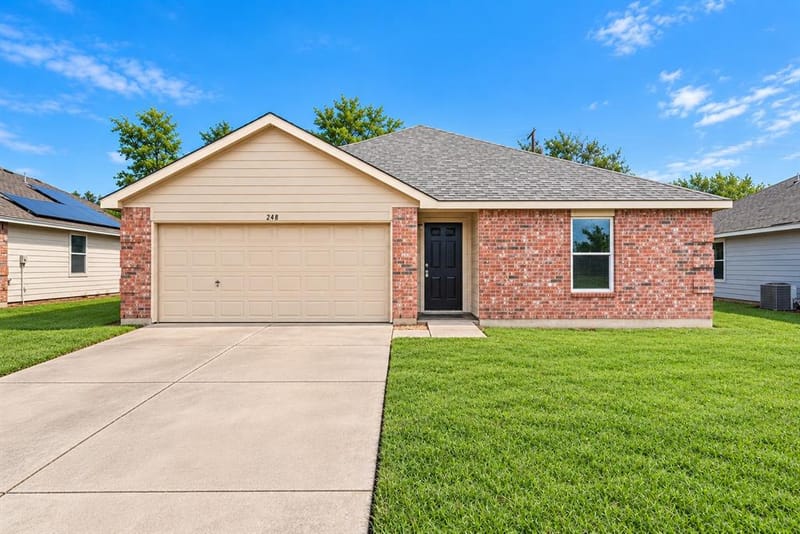 248 Meadowcrest Drive, Terrell TX 75160