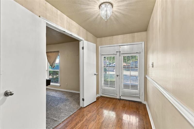 145 Hillside Lane, DeSoto TX 75115 - Photo 4
