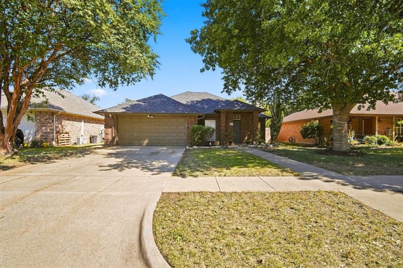 806 Oak Drive, Ennis TX 75119 - Photo 3