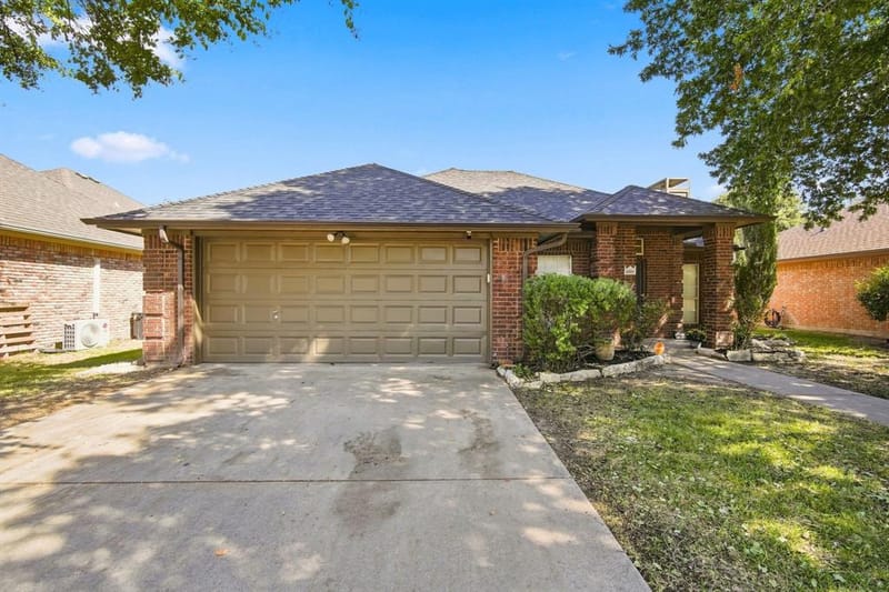 806 Oak Drive, Ennis TX 75119 - Photo 4