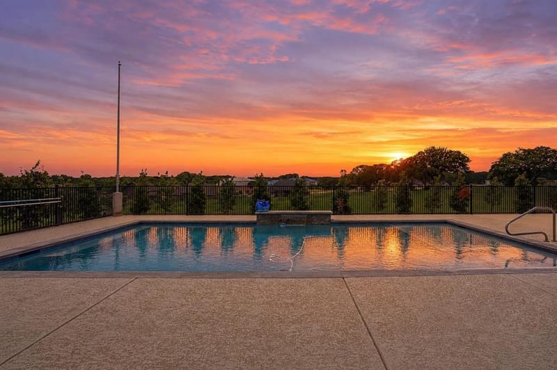 716 Coastal Meadows Court, Granbury TX 76049