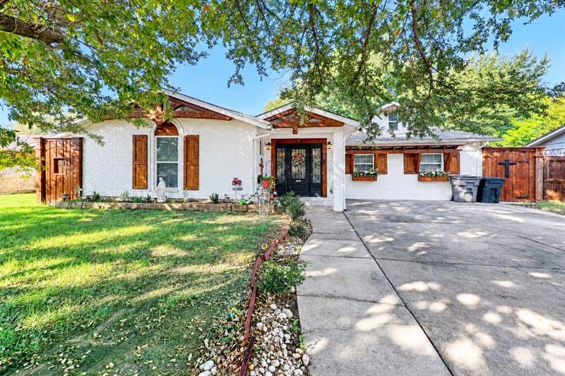 405 Vicki Street, Keller TX 76248 - Photo 3