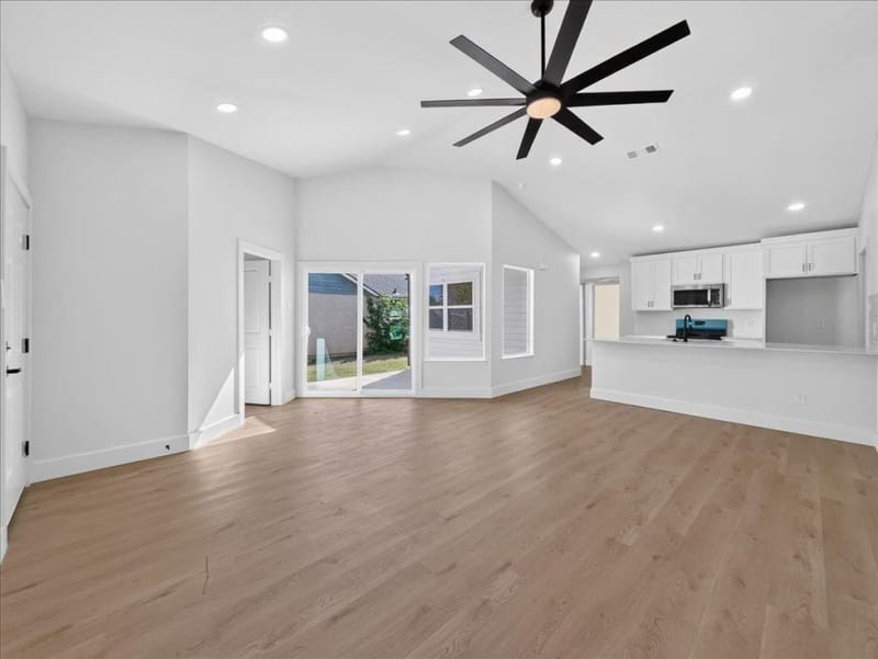 5502 Bainbridge Drive, Arlington TX 76018 - Photo 2