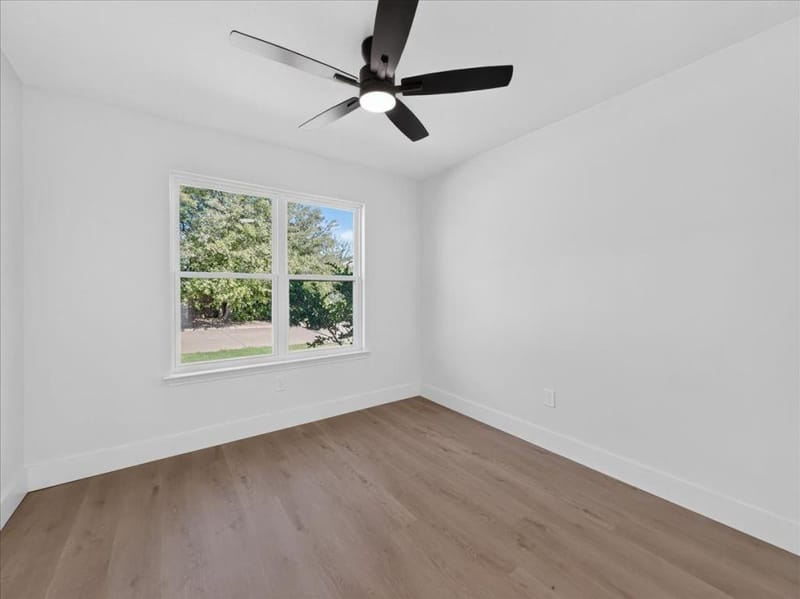 5502 Bainbridge Drive, Arlington TX 76018 - Photo 12