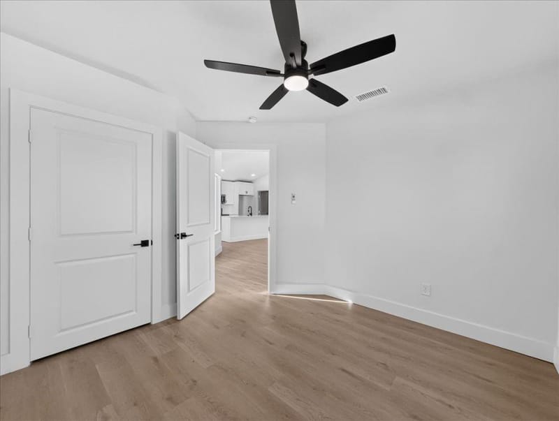 5502 Bainbridge Drive, Arlington TX 76018 - Photo 7