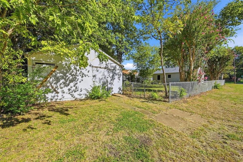 1218 S Maxey Street, Sherman TX 75090 - Photo 24