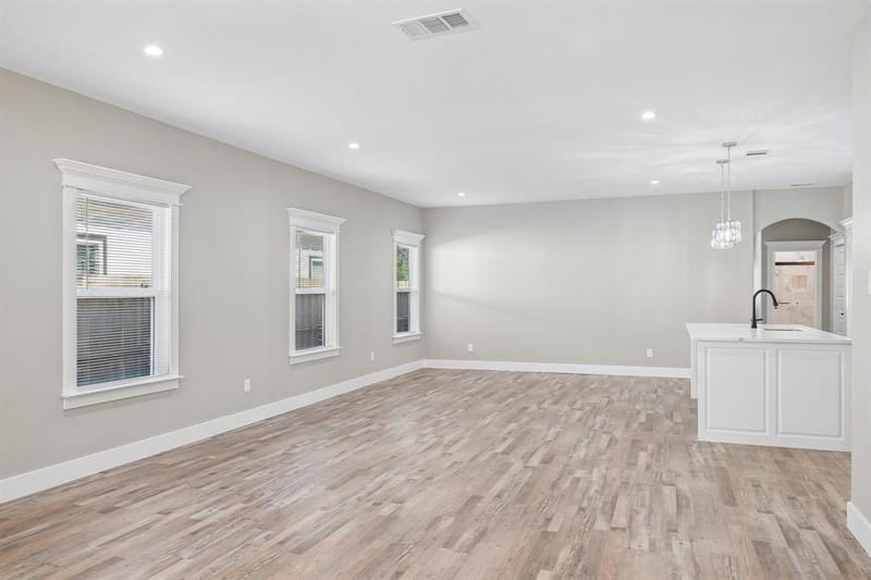 1221 S Rockwall Avenue, Terrell TX 75160 - Photo 13