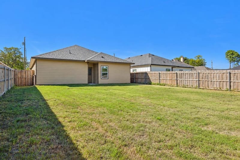 1221 S Rockwall Avenue, Terrell TX 75160 - Photo 33
