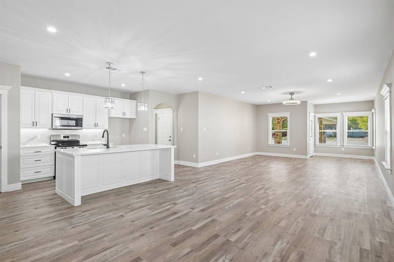 1221 S Rockwall Avenue, Terrell TX 75160 - Photo 15