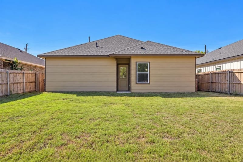 1221 S Rockwall Avenue, Terrell TX 75160 - Photo 35