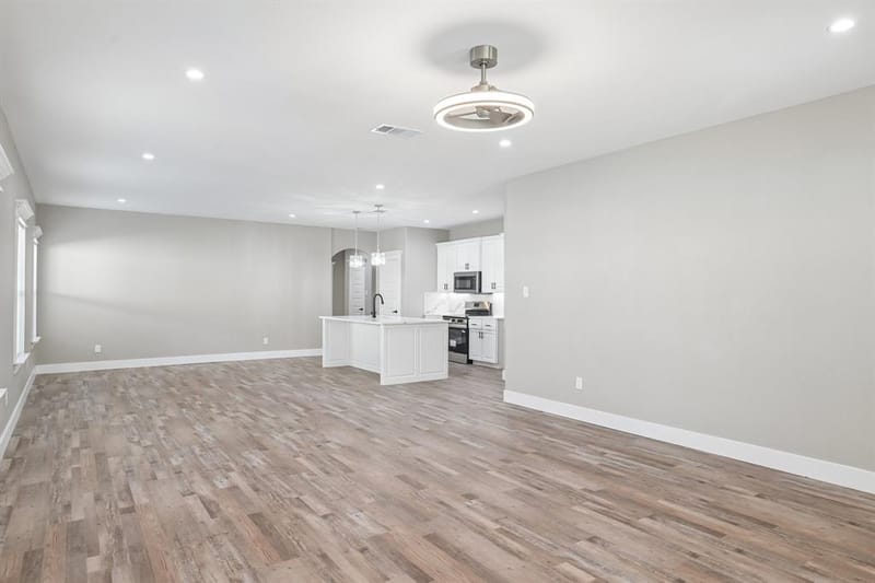 1221 S Rockwall Avenue, Terrell TX 75160 - Photo 8