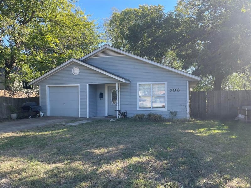 706 E High Street, Terrell TX 75160