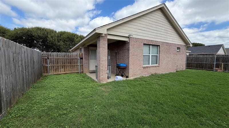 1141 Boxwood Drive, Crowley TX 76036 - Photo 10