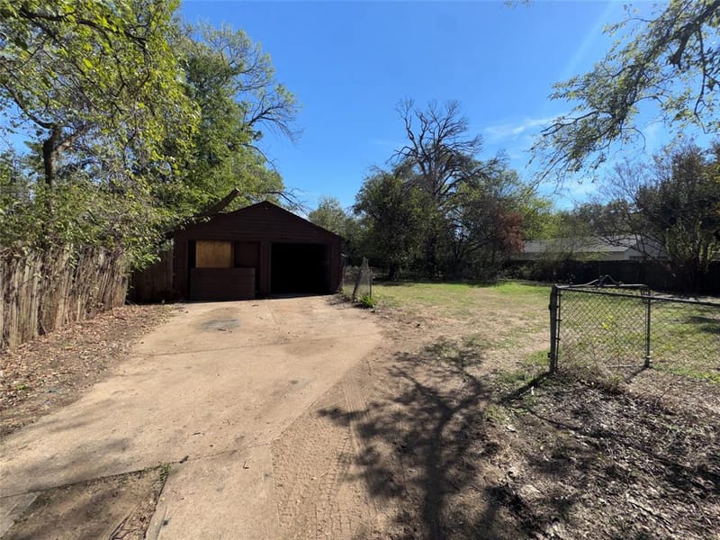 2242 Lolita Drive, Dallas TX 75227 - Photo 12