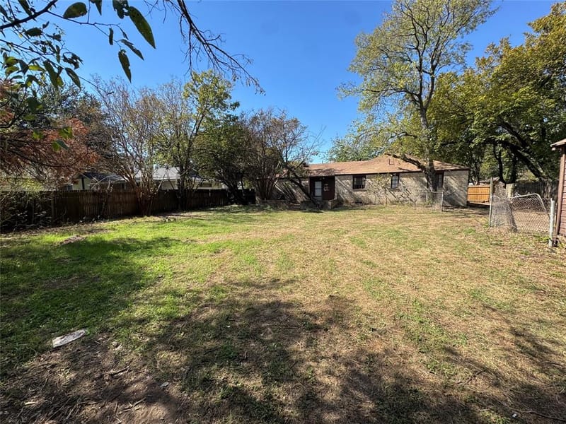 2242 Lolita Drive, Dallas TX 75227 - Photo 10