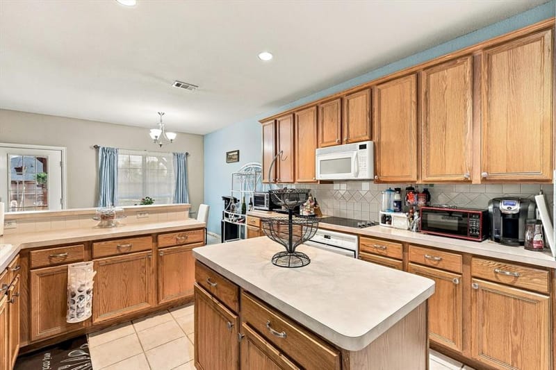 1706 Sunflower Drive, Corinth TX 76210 - Photo 10