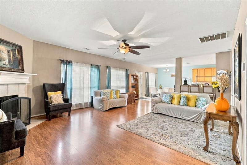 1706 Sunflower Drive, Corinth TX 76210 - Photo 4