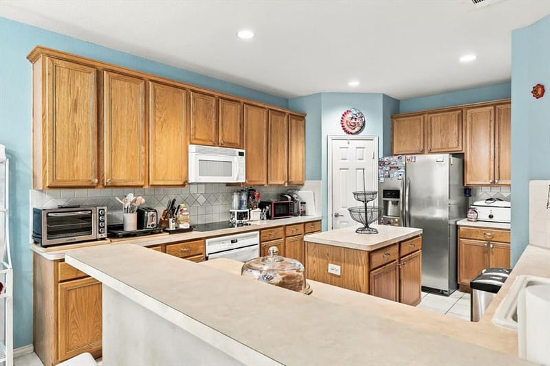 1706 Sunflower Drive, Corinth TX 76210 - Photo 8