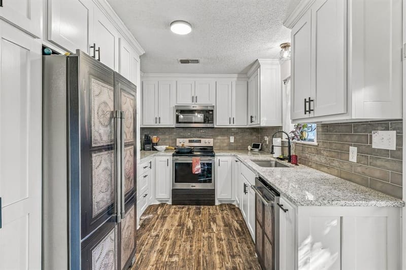632 E Ross Avenue, De Leon TX 76444 - Photo 13