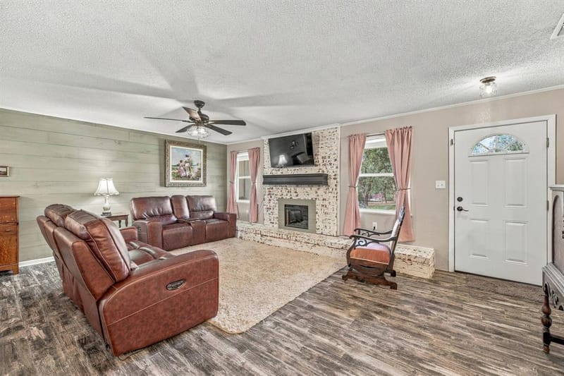 632 E Ross Avenue, De Leon TX 76444 - Photo 7