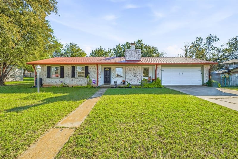 632 E Ross Avenue, De Leon TX 76444