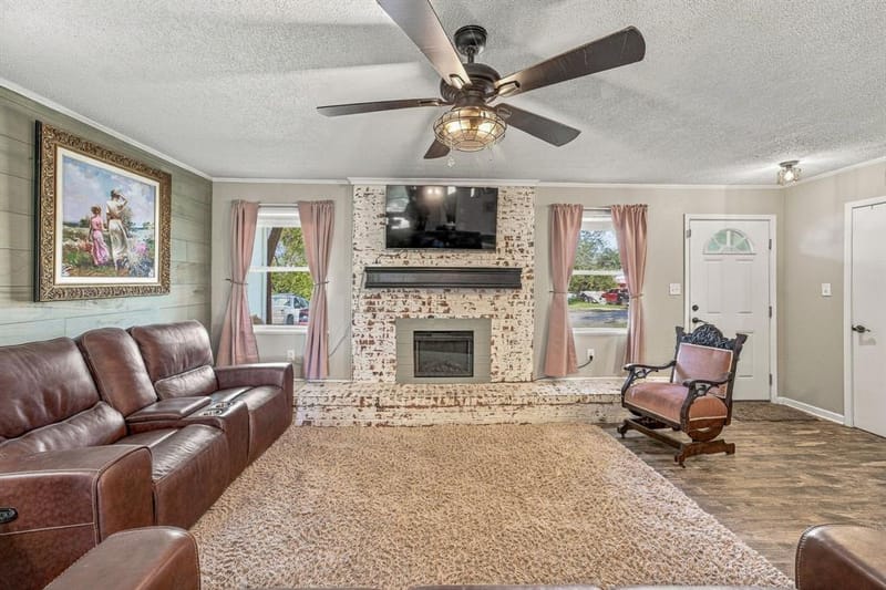 632 E Ross Avenue, De Leon TX 76444 - Photo 10