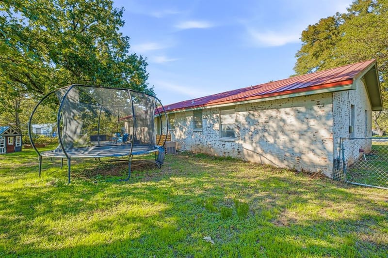 632 E Ross Avenue, De Leon TX 76444 - Photo 25