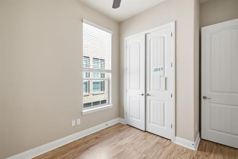 510 Garden Avenue, Euless TX 76039 - Photo 7
