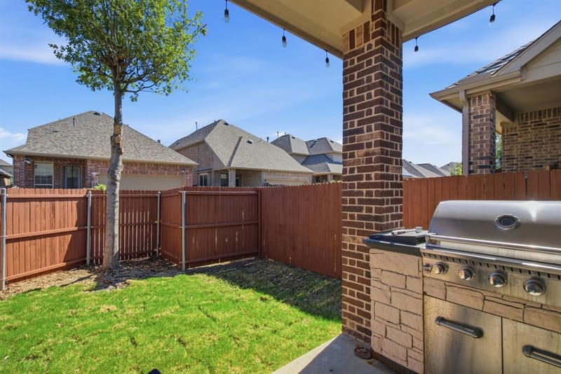510 Garden Avenue, Euless TX 76039 - Photo 30
