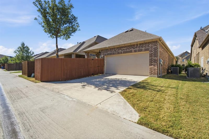 510 Garden Avenue, Euless TX 76039 - Photo 33