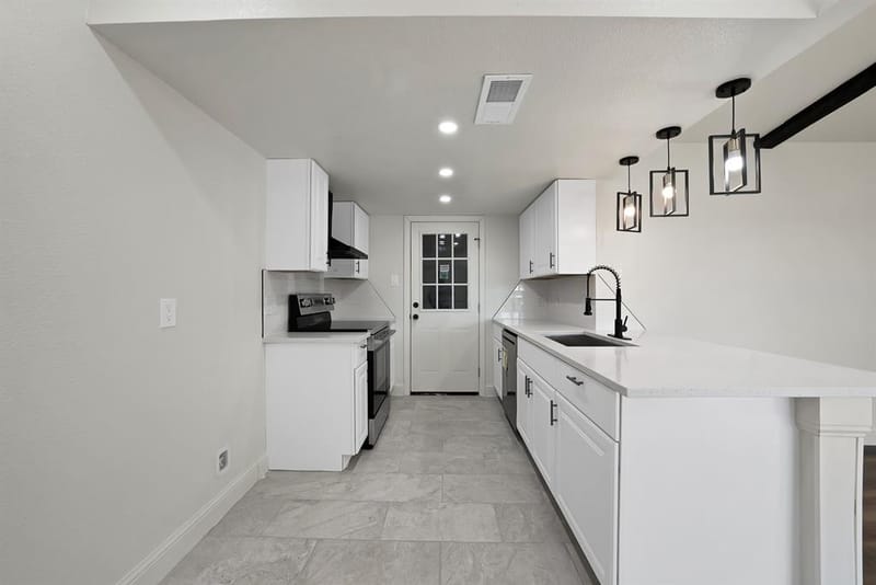 858 Lexington Drive, Lancaster TX 75134 - Photo 13