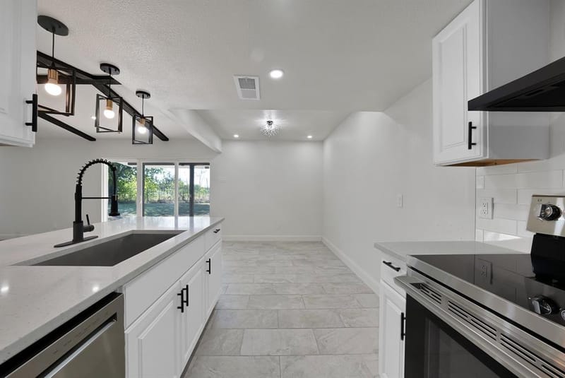 858 Lexington Drive, Lancaster TX 75134 - Photo 14