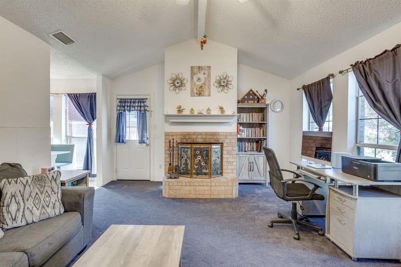 1417 Yorkshire Street, Fort Worth TX 76134 - Photo 6