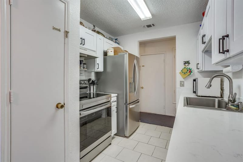1417 Yorkshire Street, Fort Worth TX 76134 - Photo 13
