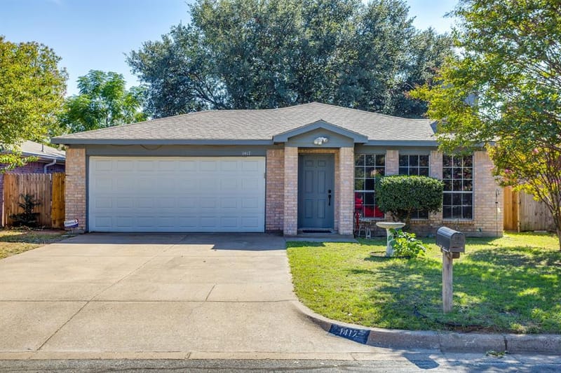 1417 Yorkshire Street, Fort Worth TX 76134