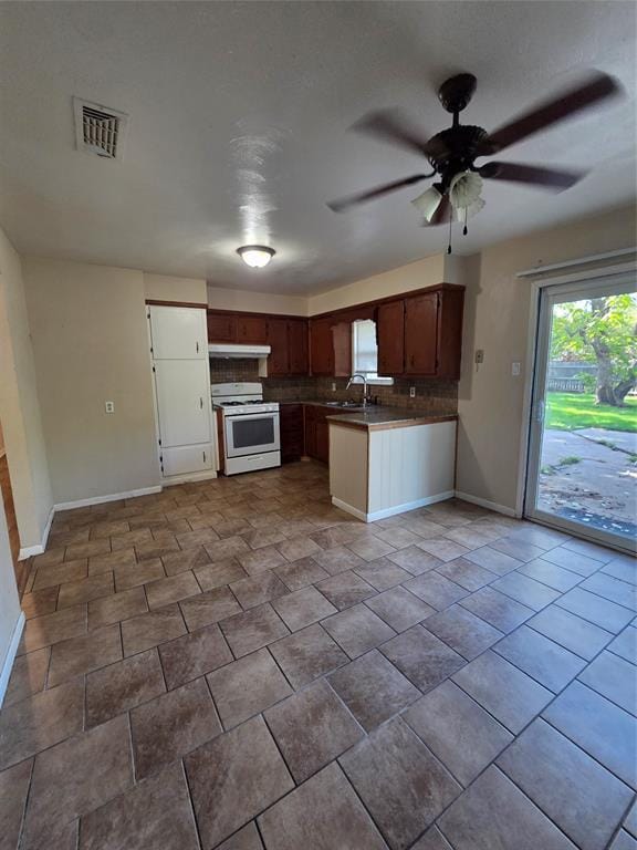 304 S Joyce Street, Lacy Lakeview TX 76705 - Photo 13