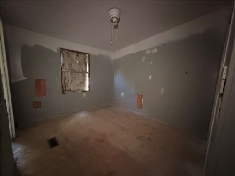 704 Lazy Springs Drive, Red Oak TX 75154 - Photo 10