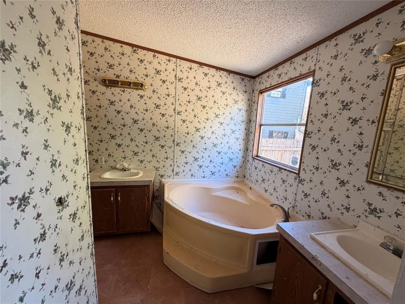 704 Lazy Springs Drive, Red Oak TX 75154 - Photo 4