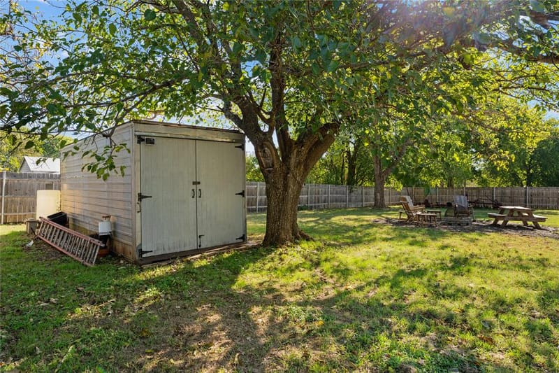 608 Johnson Drive, McGregor TX 76657 - Photo 35